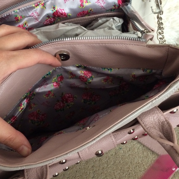 Betsey Johnson studded bow quilted satchel bag - Picture 5 of 8